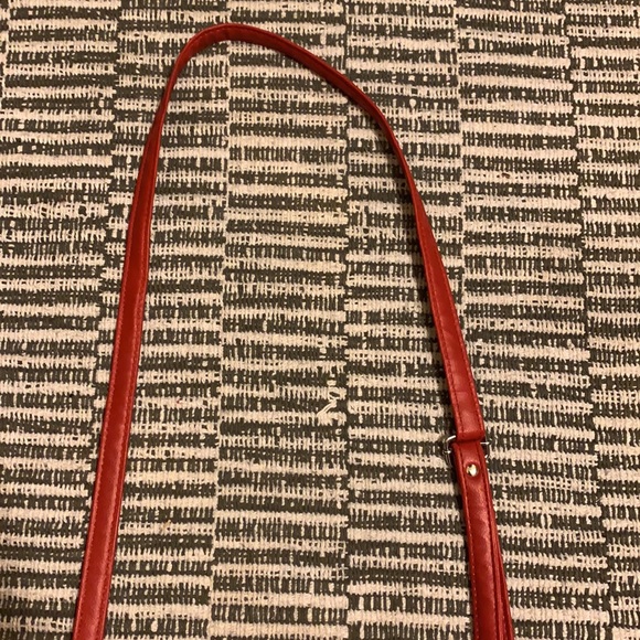 Champs Red Cross body bag - Picture 3 of 6